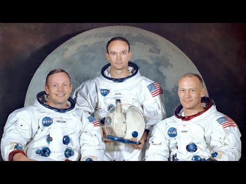 Michael Collins was a 'vital life link' for Apollo 11