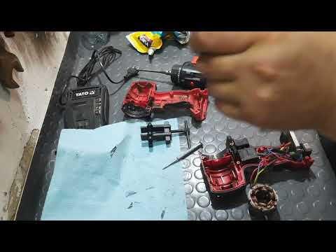 Гайковерт ударный YATO 1/2", 18В, 700Нм, Li-Ion, 3Ач, кейс (YT-82806) Гайковерт ударный YATO 1/2", 18В, 700Нм, Li-Ion, 3Ач, кейс (YT-82806)