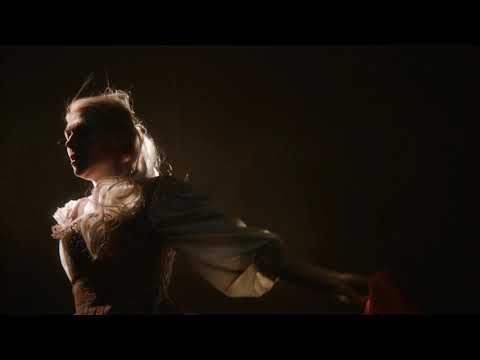 „Tarp Lenos kojų, arba „Švenčiausiosios Mergelės mirtis“ pagal Mikelandželą Karavadžą“