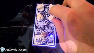 Video thumbnail for Mojo Hand FX Huckleberry Fuzz by JetCityMusic