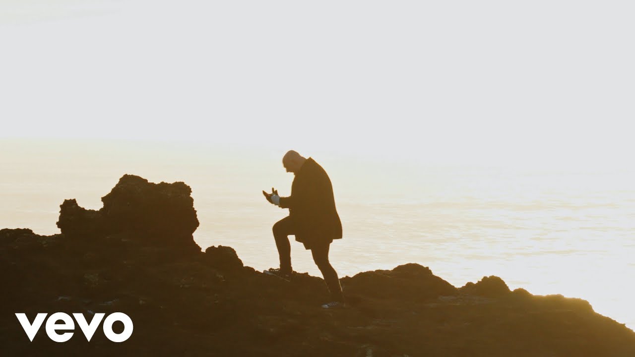 Atreyu - All For You - YouTube