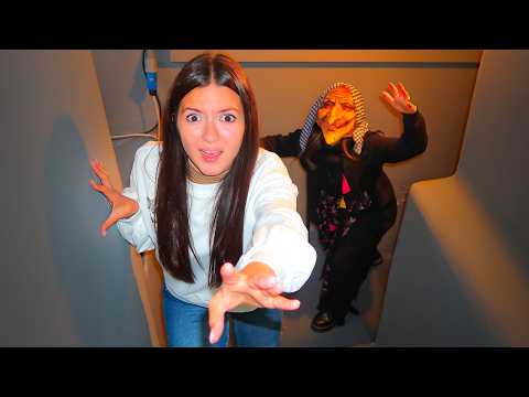 SCAPPA DALLA STREGA DI HALLOWEEN