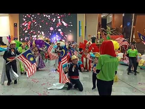 Ellisya - happy² Kat The Top