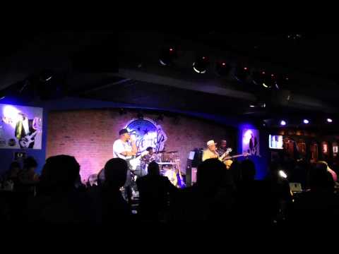 Thumbnail for Raw Video: Jimmy Burns Hosts The Jam at Buddy Guy's Legends in Chicago (clip) 2 of 3 by Jimmy Burns