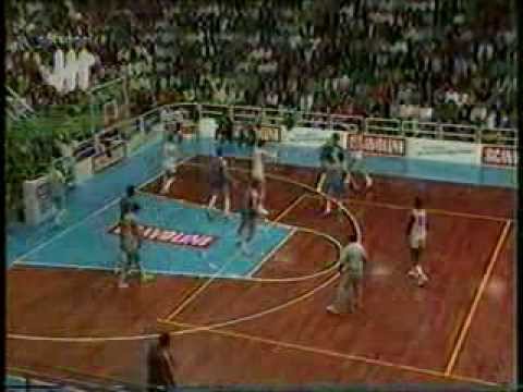 la gara chiave dei play-off 1988 - Scavolini vs Divarese