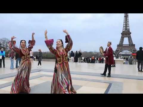 Uzbek National Dance in Paris 🇺🇿🇫🇷 #uzbekistan #uzbek #dance #france #paris #eiffeltower