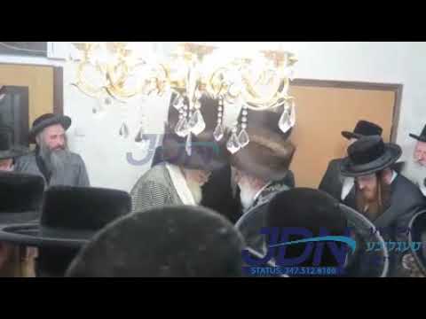 Viznitz Rebbe visits Toldos Aharon Rebbe