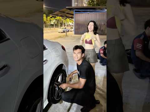 ช่างขันปอนด์ไม่เสร็จสักที