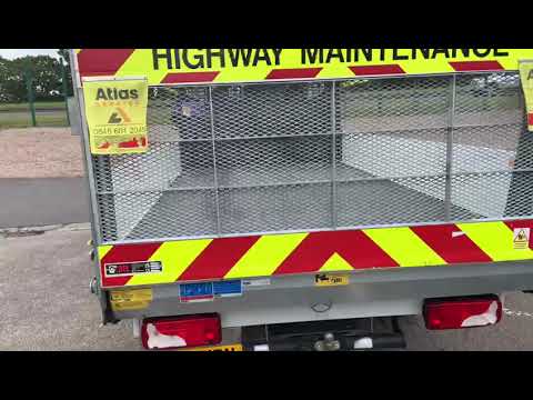 2023 Mercedes-Benz Sprinter 315 S/C Dropside - Image 2