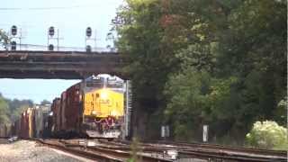 preview picture of video 'CSX New Logo 3047 Laying On The Horn'