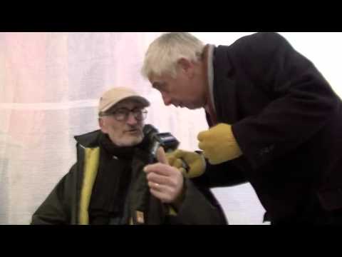 La piazza di Comaschi: la verità del caldarrostaio