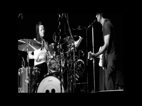 300 M.P.H. Torrential Outpour Blues live - The White Stripes HD