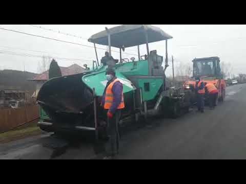 Asfalt pe DJ 605 A, pe raza comunei Mateești