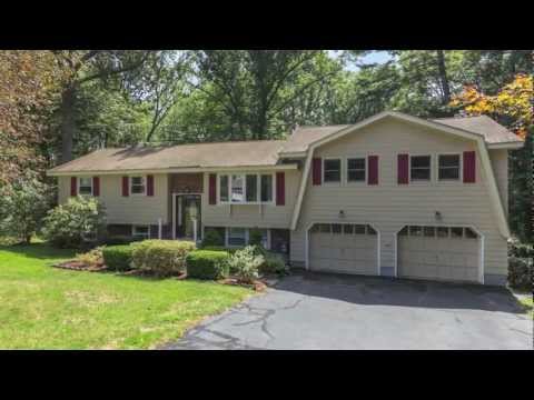 15 Blossom Drive, Billerica MA - by Maureen Roberts Tel 978-667-2221