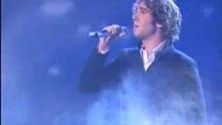 Josh Groban sings live Oceano on BBC