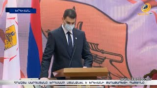 Ապրում է աշխատավարձով, մեքենա վարել չգիտի. Հրաչյա Սարգսյանը երդմամբ ստանձնել է քաղաքապետի պաշտոնը