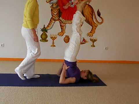 Schulterstand - Hilfestellungen aus dem Hatha Yoga