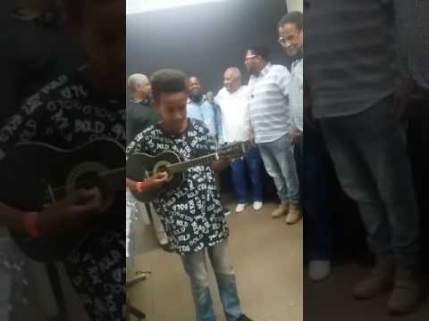 O Igor realizou o sonho que muitos tem que é  tocar para o Fundo De Quintal﻿ , O Loco... Tocando para os mestres. Nem tremeu as pernas rsrsrs﻿