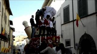 preview picture of video 'Maggiolata Lucignanese 2013 - Battaglia dei Fiori'