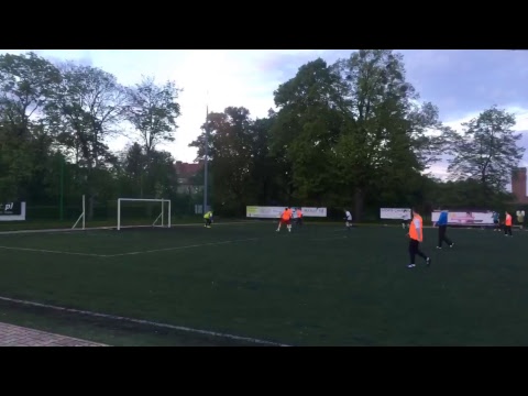 09.05 Olimpia Sępolno (białe) - Mateco Huby (pomarańczowe)