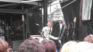 Come Friendly Bombs by Gallows LIVE!