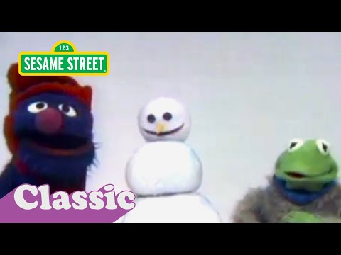Kermit and Grover Build a Snowman | Sesame Street Classic