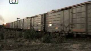 preview picture of video 'Tren de SOE Belgrano Cargas entrando a Quilino y trepando rampa hacia Deán Funes'
