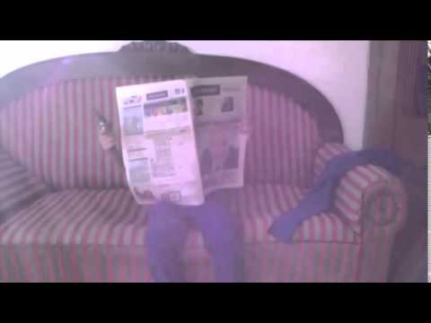 når en mand der læser avis synes han har fået for meget