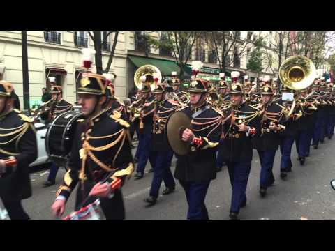 Musique de la Garde Républicaine défile à Paris