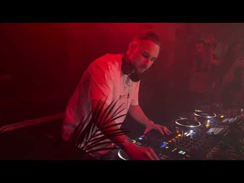 93 Feet East Debut    -     FNL & FRIENDS   - Episode 3