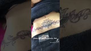 Cobertura de cicatrices de abdominoplastia y cesárea con tatuajes temporales y permanentes en Peru