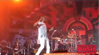 Earth, Wind & Fire Ft. The Roots perform "September" 4th of July Welcome America 2011
