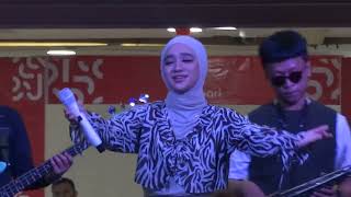 Download lagu Nabila Taqiyyah - Menghargai Kata Rindu | Live At Revo Mall Bekasi (29-7-2023) mp3