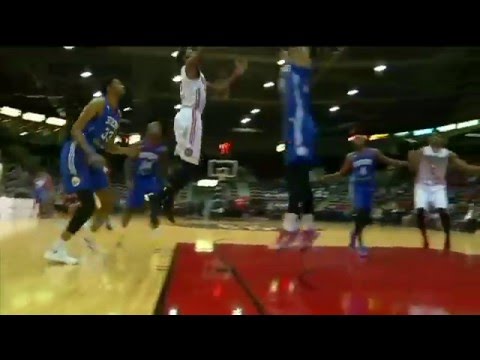 Raptors 905 Highlights: Roberts' Monstrous Putback Slam - December 19, 2015