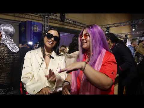 ITZZA PRIMERA & @Kuzitv se reparten las tareas de PUTILANDIA en plenos@PremiosTuMusicaUrbanoMix