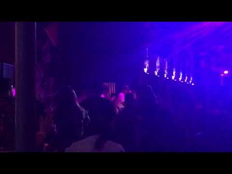 Kaow Ma (เข้ามา)/Jiggo (จิ๊กโก๋)/ยักไหล่/ทะลึ่ง/เอาดีดีดิ/Hotline Bling - UrboyTJ