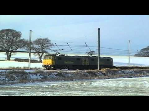 86614/86610 4Z89 Coatbridge - Crewe extra liner 18/12/10