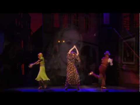 Highlights of the 2012 Broadway revivial of Annie
