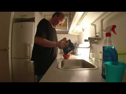 MongoTV_9320 - FANDT EN REST CHIPS I EN POSE TIRSDAG AFTEN