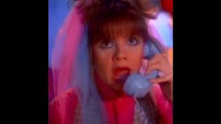 HANG UP THE TELEPHONE (LIVE) ANNIE GOLDEN