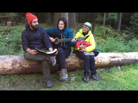 Ana Cati si Emi - Bun ii vinul ghiurghiuliu (Maria Tanase)