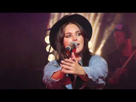 Ewa Farna - Tam gdzie nie ma dróg, Zamknij oczy, LALKA - 13.10.2017 [4K]