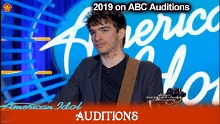 Jackson Gillies Met Katy Before “Make it Rain” with Skin Condition HS | American Idol 2019 Auditions