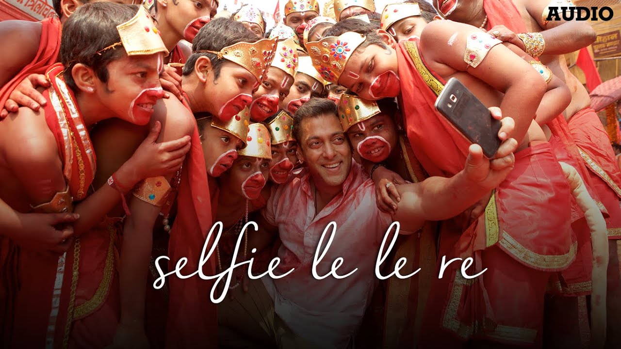 Selfie Le Le Re Lyrics  | Bajrangi Bhaijaan | Salman Khan, Kareena Kapoor Khan | Aditya Pushkarna, Badshah | Pritam Chakraborty