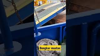 Download lagu Proses bongkar muatan kapal ferry di plabuhan banyuwangi #shorts mp3 Download lagu Proses bongkar muatan kapal ferry di plabuhan banyuwangi #shorts mp3