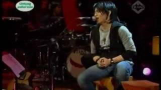 Download lagu peterpan - Melawan Dunia & Langit Tak Mendengar (eng sub) mp3