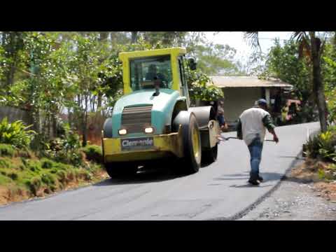 Mejoramiento vial en Platanillos, cantón Las Lajas por parte de Prefectura de El Oro