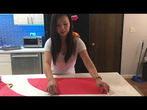 Super EASY and CHEAP DIY SuperHero Cape ($0.13 each!)