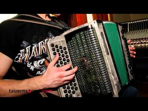 Schwoazstoaner - Wal auf da Alm