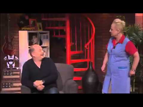 Brigitte la gardienne va sortir un skeud avec Maître Gims - Bienvenue Chez Cauet